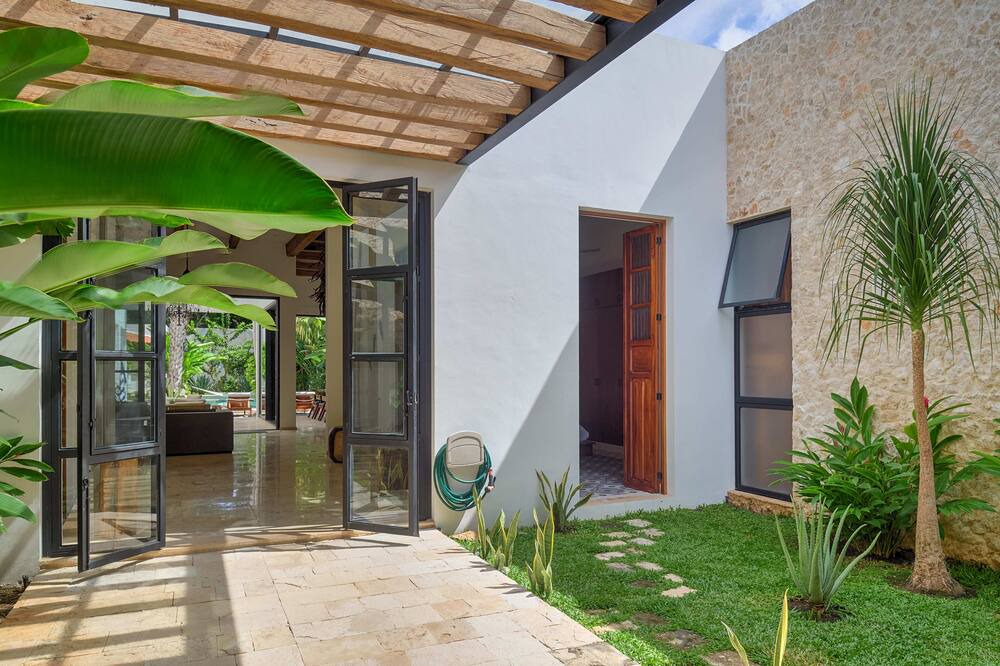 Photo of Patio Balcony in Barrio de Santiago