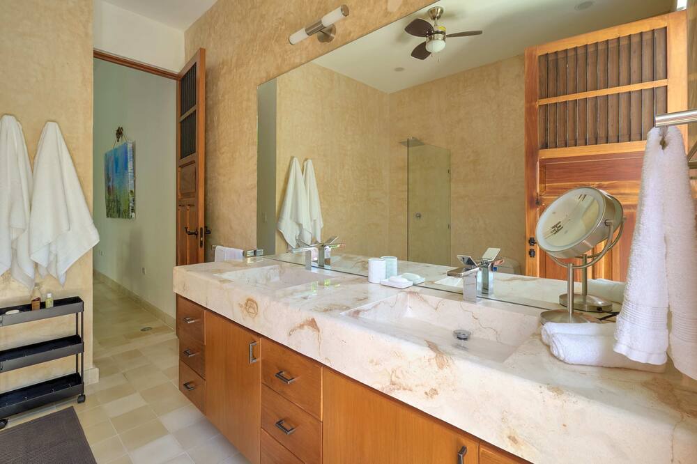 Photo of Bathroom in Barrio de Santiago