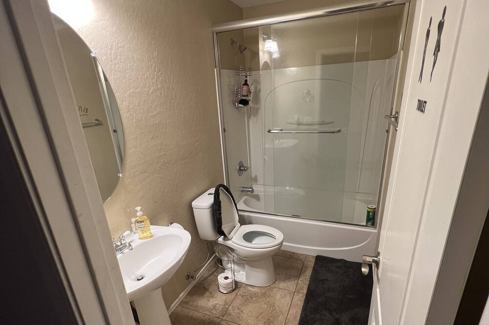 Photo of Bathroom in Surprise Farms