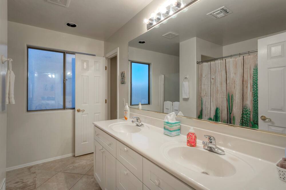Photo of Bathroom in Dove Mountain