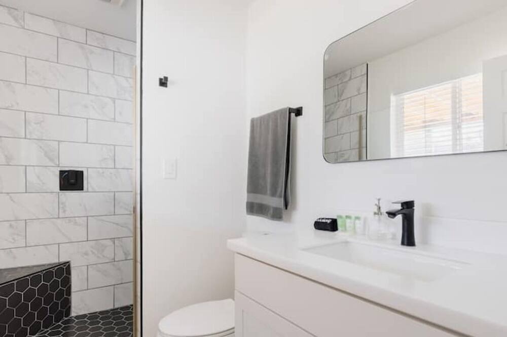 Photo of Bathroom in Village Grove