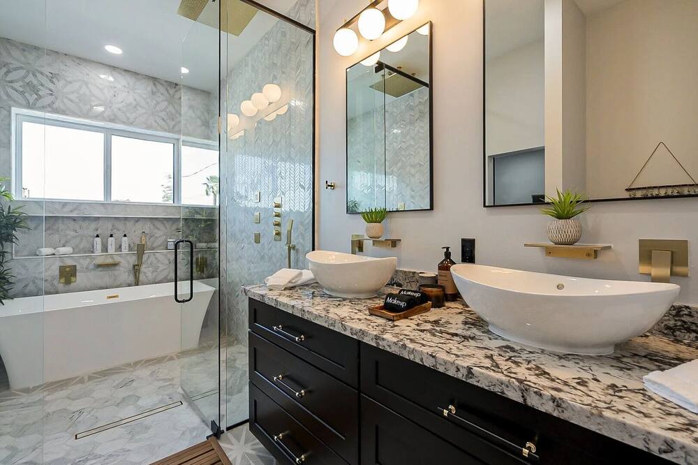 Photo of Bathroom in Papago Parkway