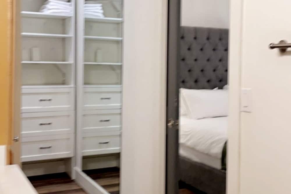 Photo of Bedroom in Desert Paradise Estates