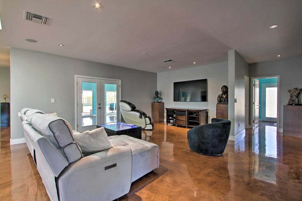 Photo of Bedroom in Paradise Valley Village