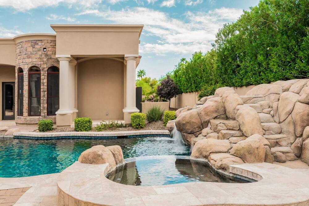 Photo of Outdoor in Sunburst Farms East
