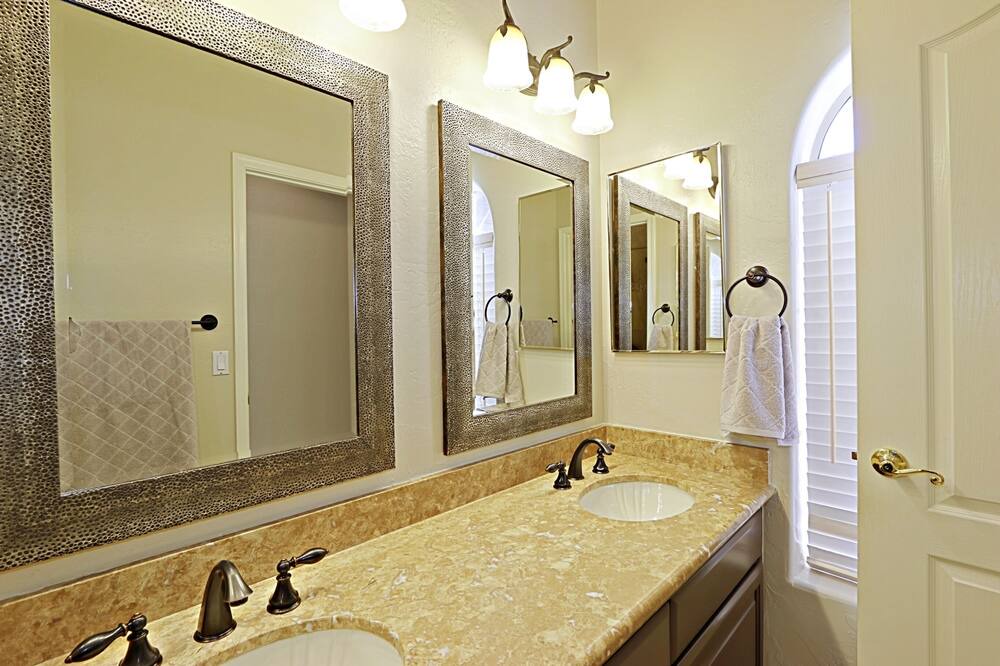 Photo of Bathroom in Arabian Crest