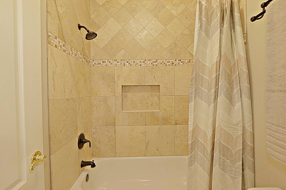 Photo of Bathroom in Arabian Crest