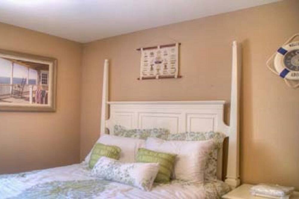 Photo of Bedroom in Clay Springs