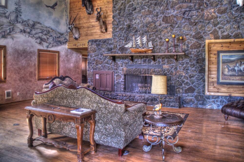 Photo of Livingroom in Clay Springs