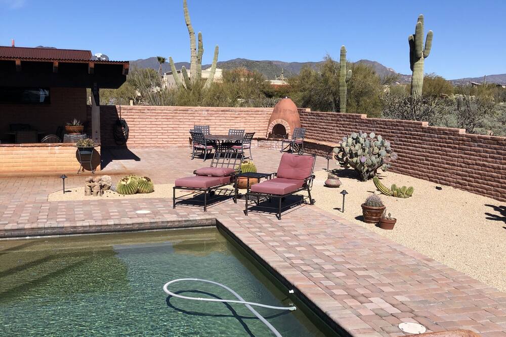 Photo of Outdoor in Velvet Shadows