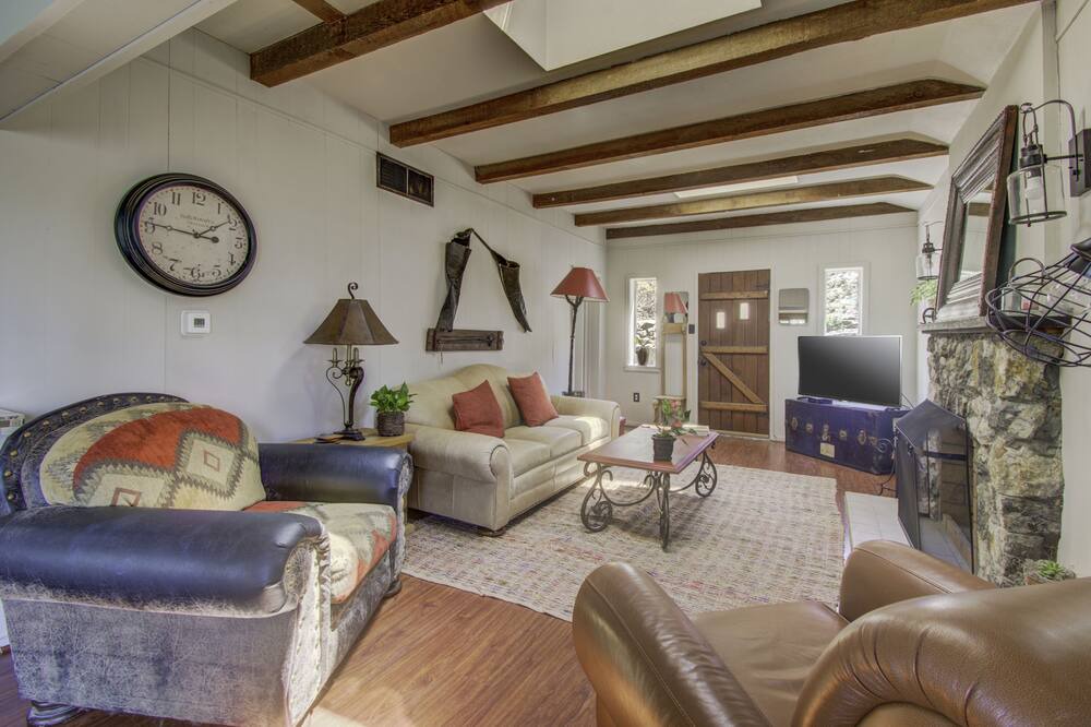 Photo of Livingroom in Mountain Club