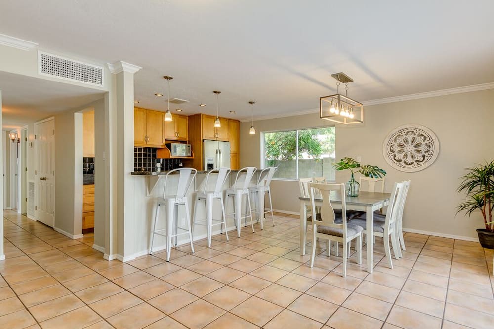 Photo of Kitchen in Scottsdale Estates Nine
