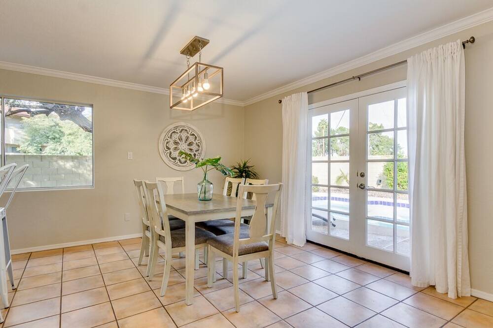 Photo of Kitchen in Scottsdale Estates Nine