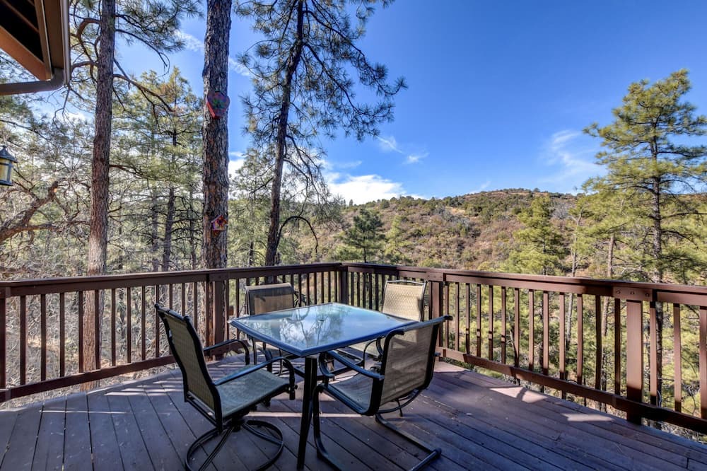 Photo of Patio Balcony in Highland Pines