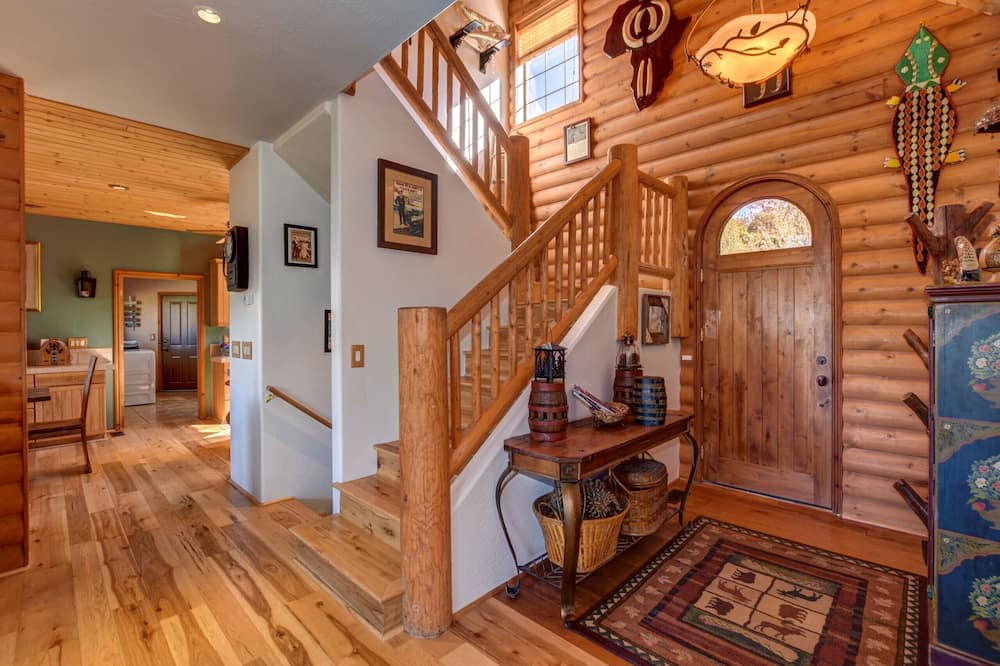 Photo of Livingroom in Highland Pines