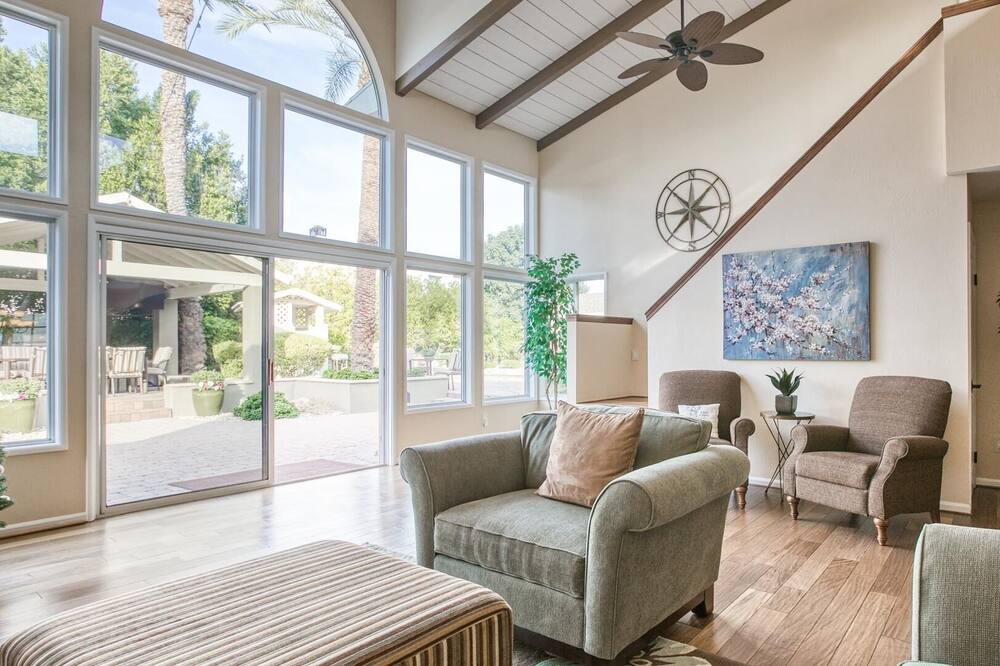 Photo of Livingroom in Hacienda Allenada