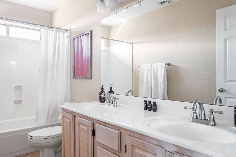 Photo of Bathroom in Paradise Park Vista