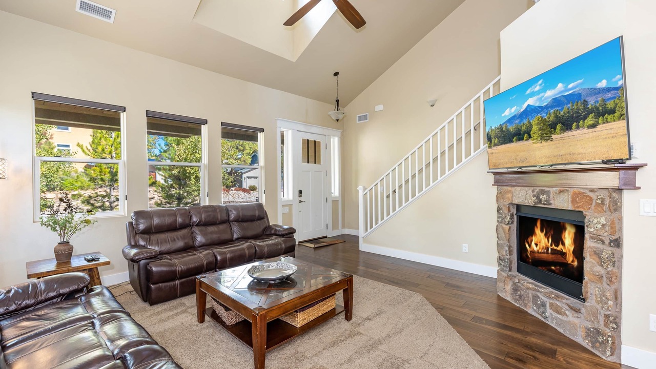 Photo of Livingroom in Ponderosa Trails