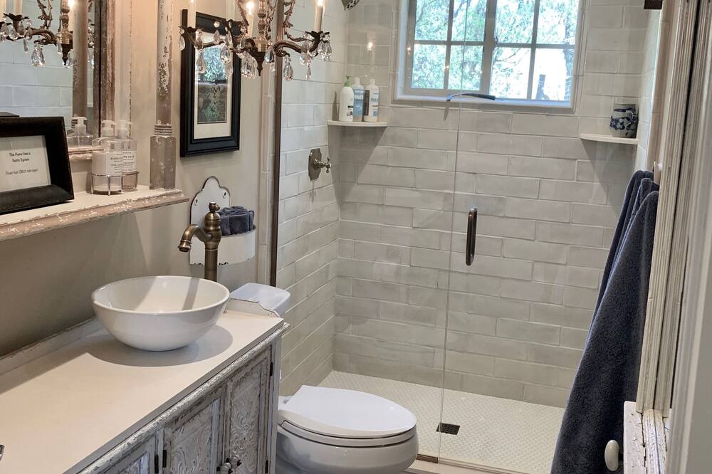 Photo of Bathroom in Young