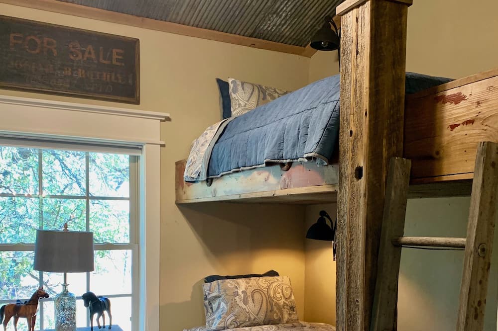 Photo of Bedroom in Young