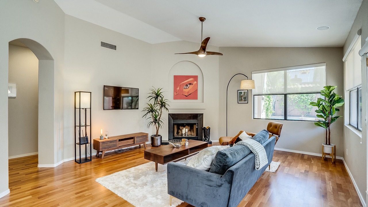 Photo of Livingroom in Paradise Valley Village
