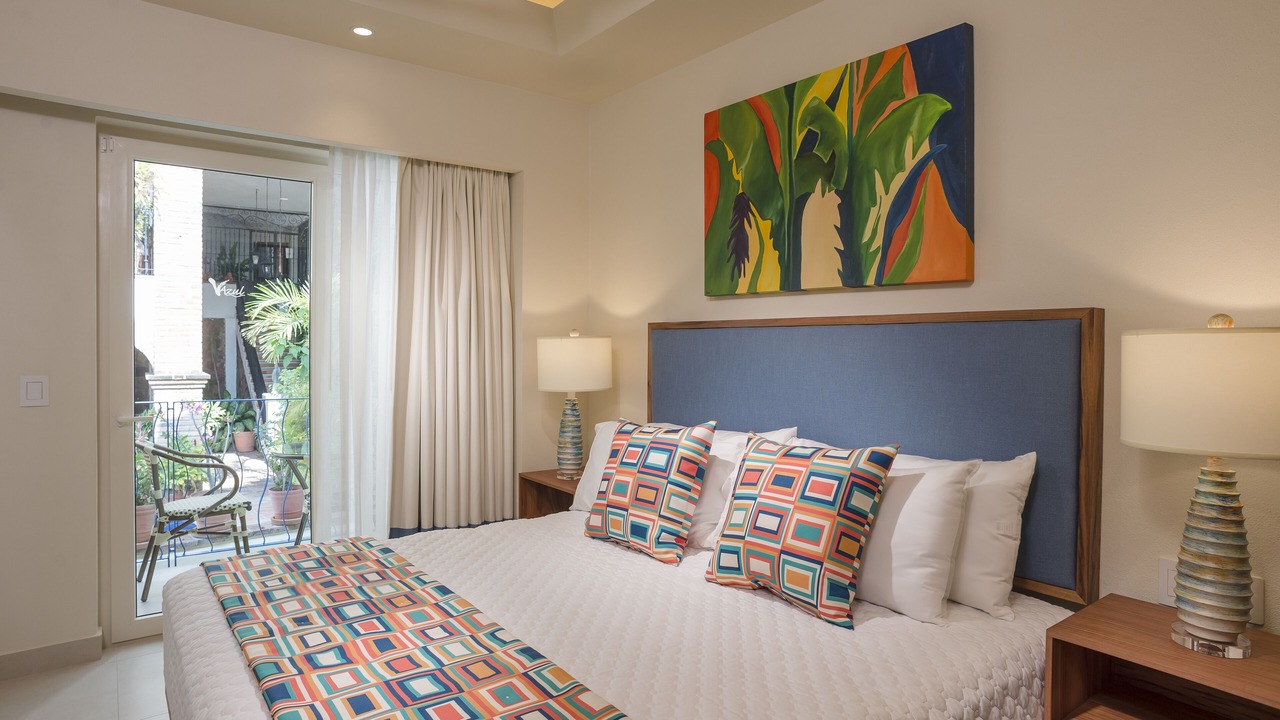 Photo of Bedroom in South Shore Hotel Area