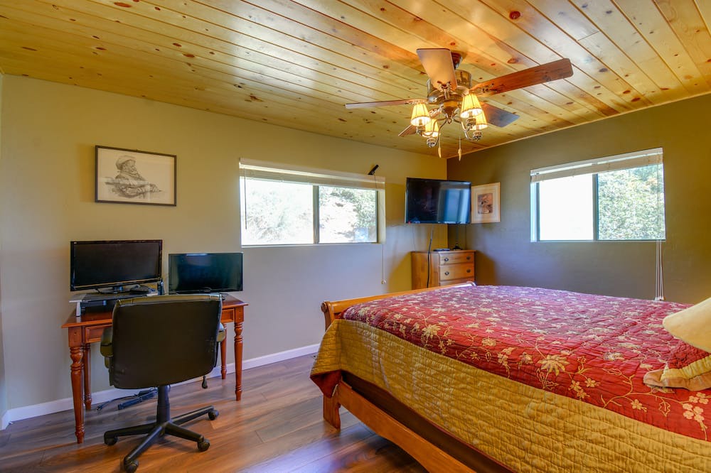 Photo of Bedroom in Highland Pines