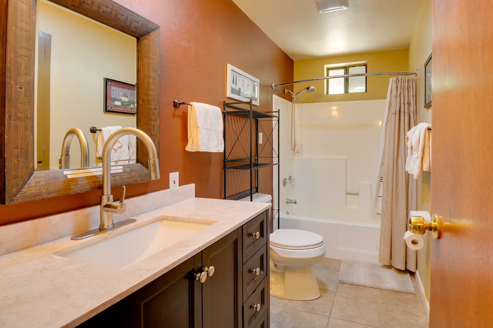 Photo of Bathroom in Highland Pines