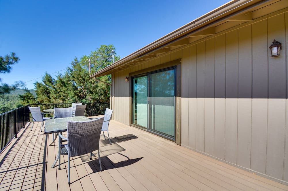 Photo of Outdoor in Highland Pines