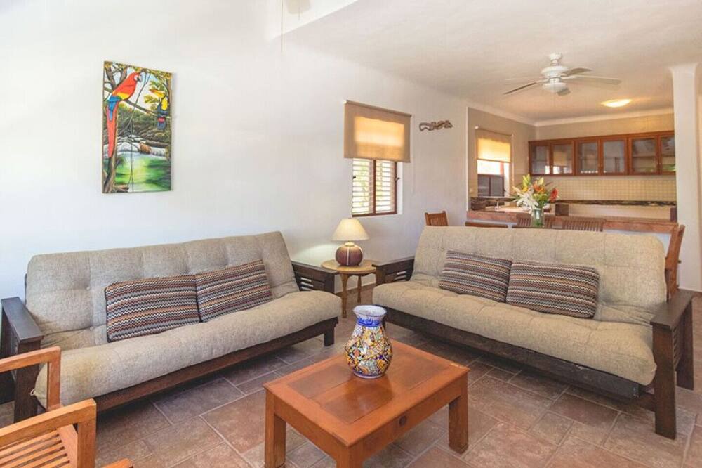 Photo of Livingroom in Downtown