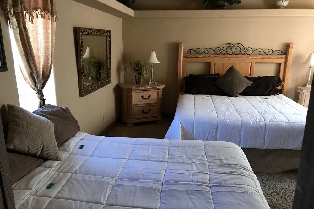 Photo of Bedroom in Lake Havasu City