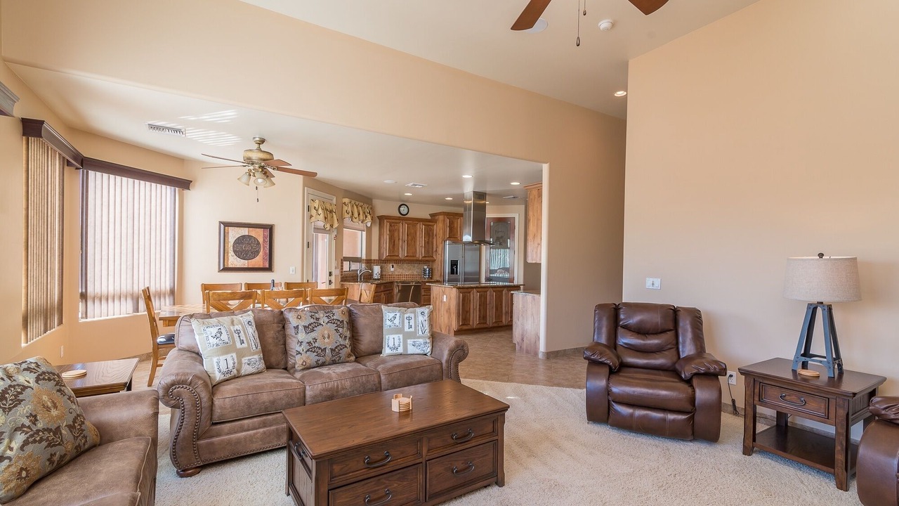 Photo of Livingroom in Desert Hills