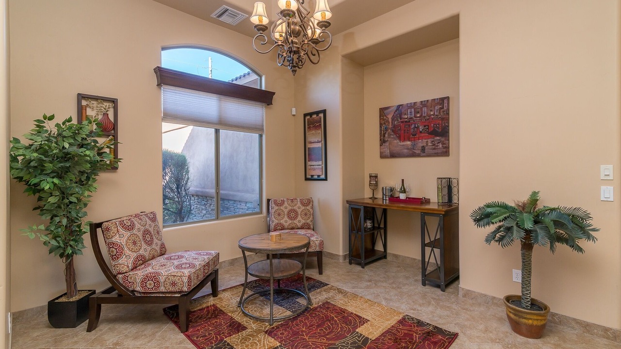 Photo of Livingroom in Desert Hills