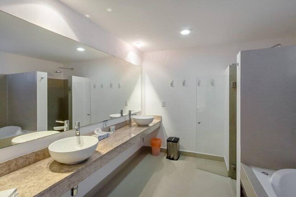 Photo of Bathroom in Zona Hotelera Norte