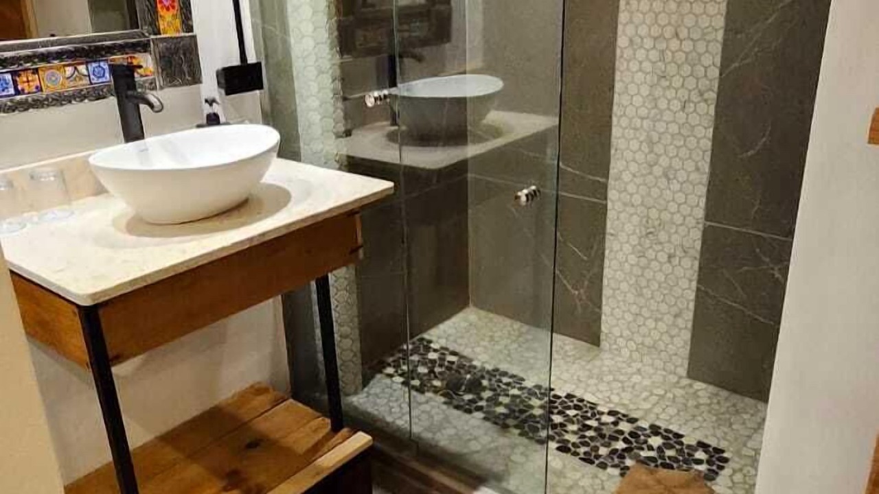 Photo of Bathroom in Romantic Zone