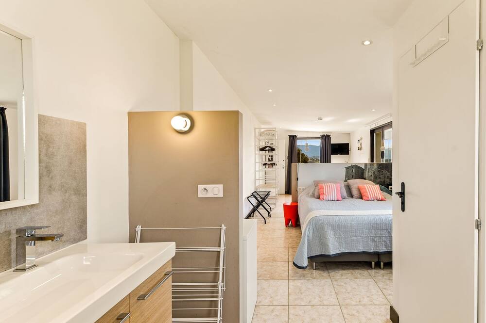Photo of Bedroom in Sagone