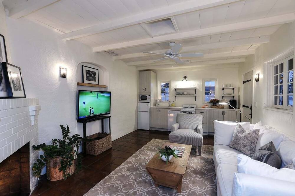 Photo of Livingroom in Camelback East