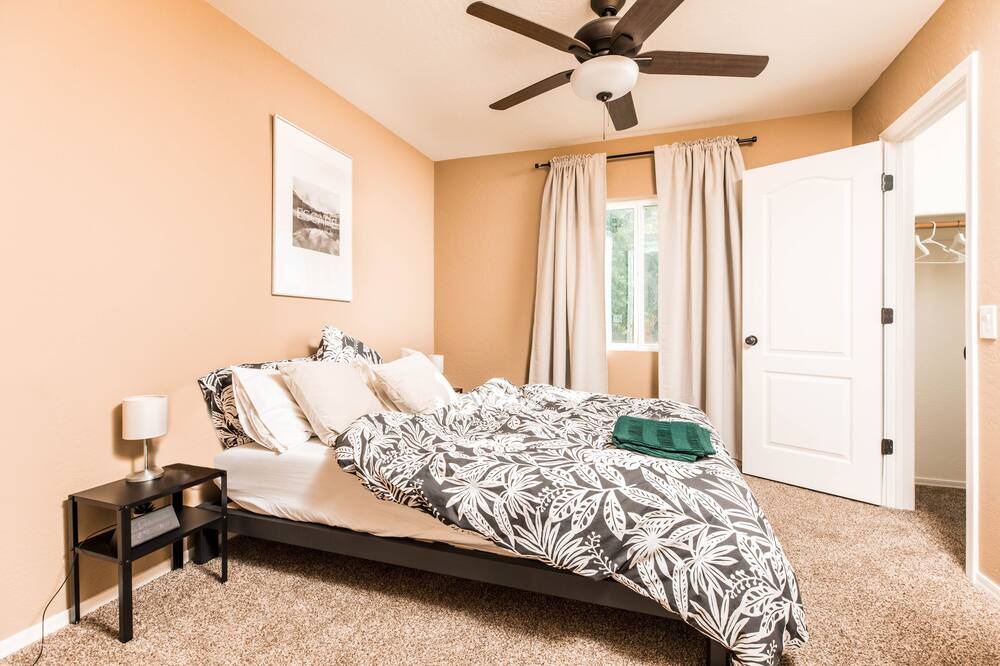 Photo of Bedroom in North Mountain