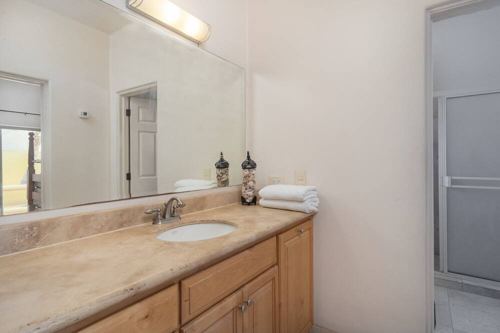 Photo of Bathroom in Marina Real