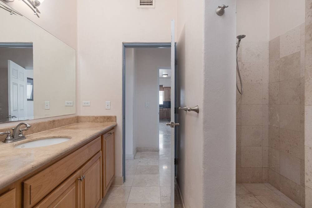 Photo of Bathroom in Marina Real