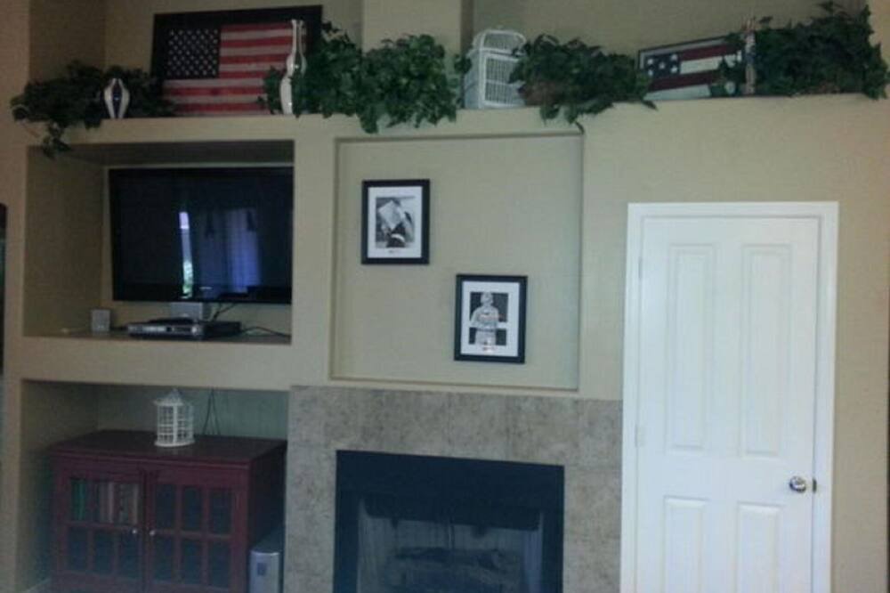 Photo of Livingroom in Maricopa