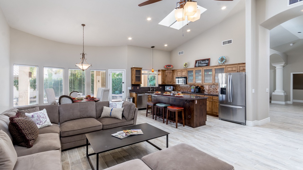 Photo of Livingroom in Desert Paradise Estates