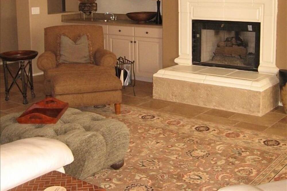 Photo of Livingroom in Westbrook Village