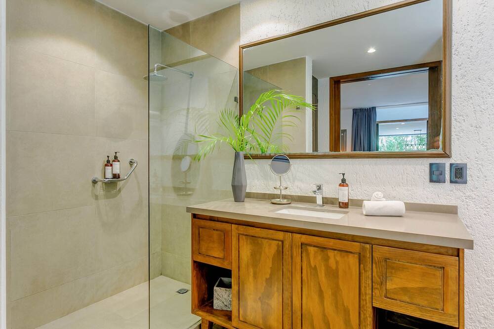 Photo of Bathroom in Zama