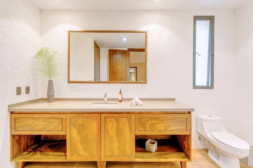 Photo of Bathroom in Zama