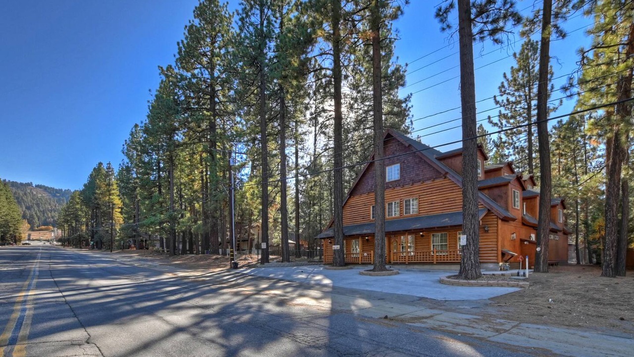 Photo of Outdoor in Summit Estates
