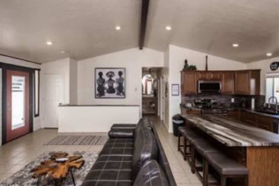 Photo of Livingroom in Parker Strip
