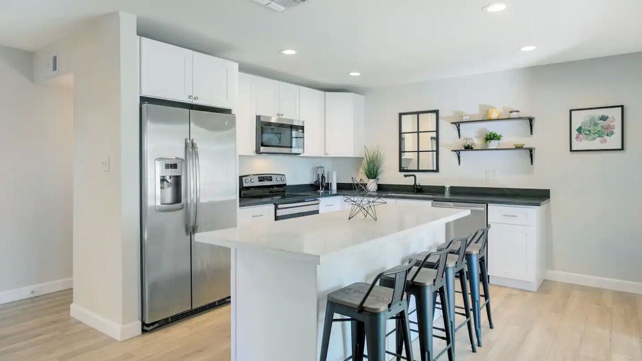Photo of Kitchen in Scottsdale Estates Six