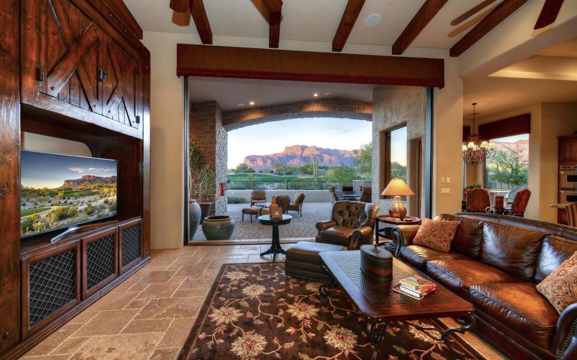 Photo of Livingroom in Gold Canyon