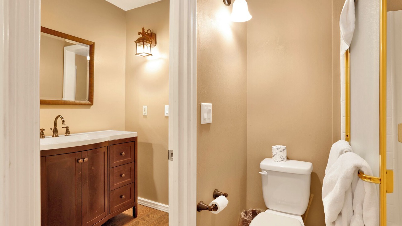 Photo of Bathroom in Evergreen Estates